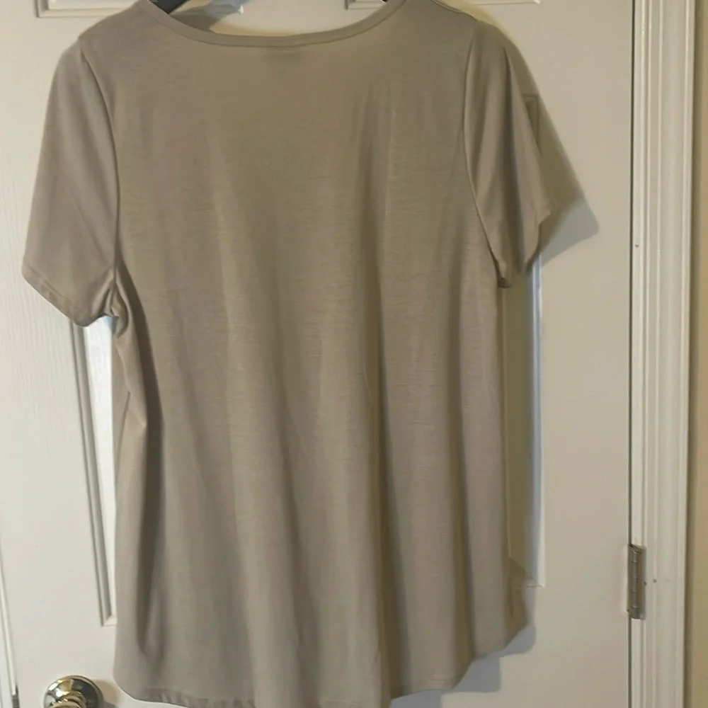 NWT LuLaRoe Cream Classic T Size 2XL - Picture 2 of 7